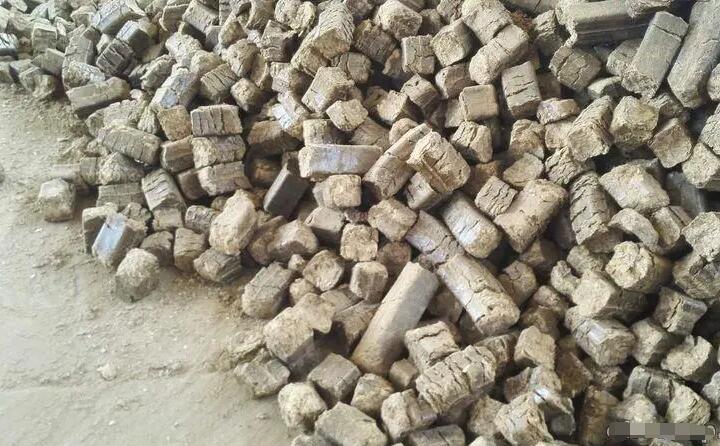 壓塊機制作的生物質壓塊燃料 壓塊機制作的生物質壓塊燃料